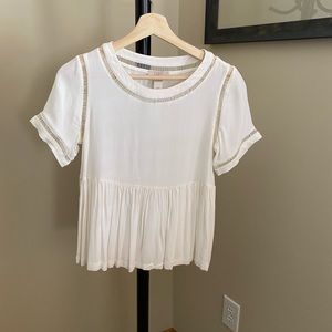 Flowy beige LOFT shirt with short sleeves